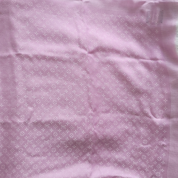 Louis Vuitton Silk 50% Wool 50% 45x92in SHAWL Made In Italy Lilac Monogram Color - Picture 7 of 13